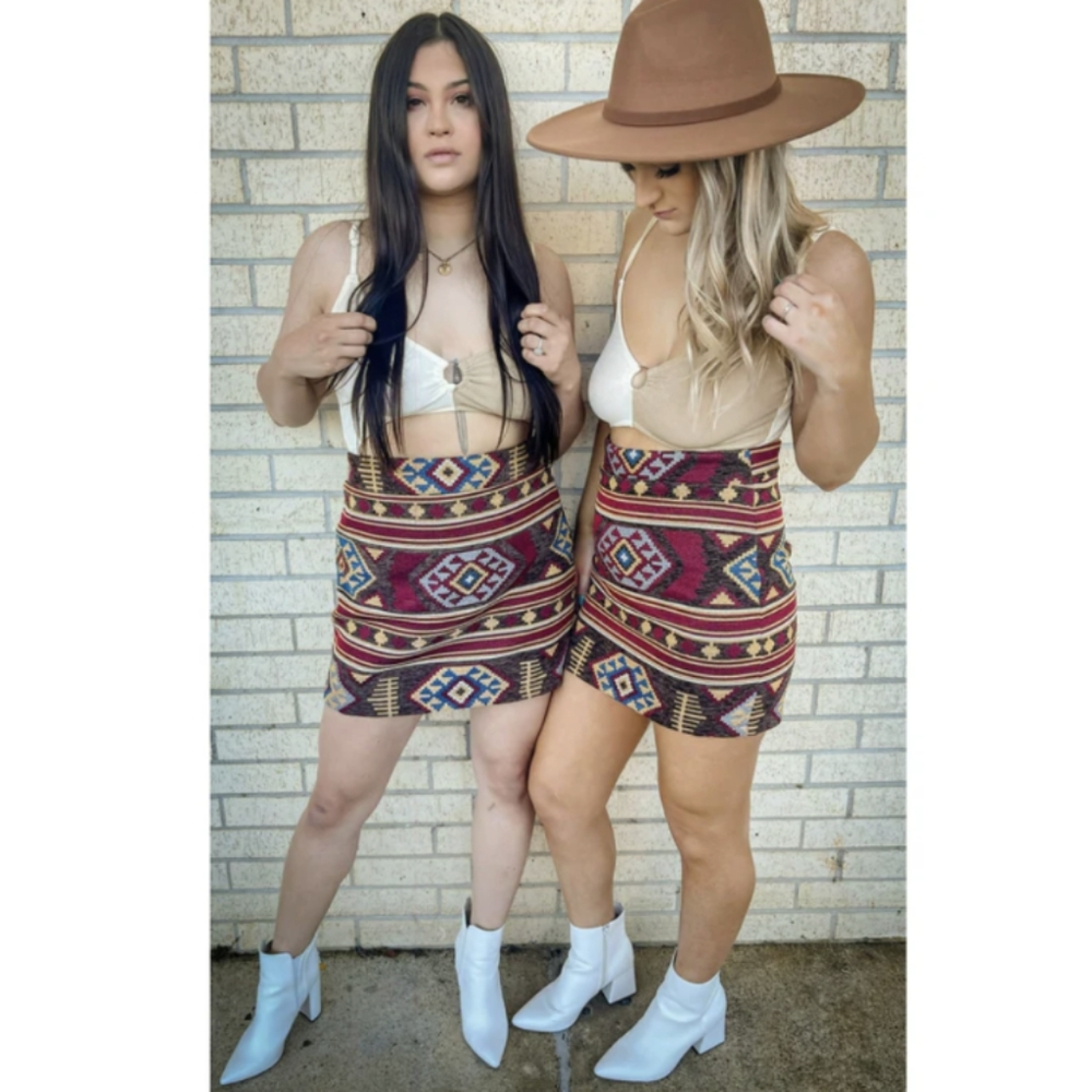 NWT! Blue Buttercup Straight Southwestern Print Skirt Size Large ✨